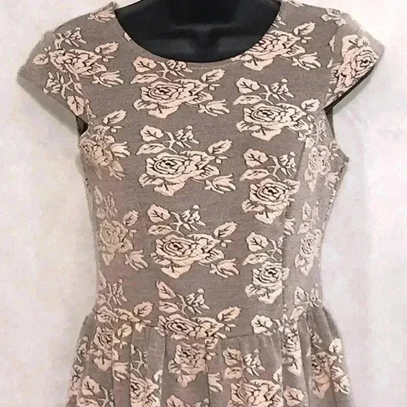 Topshop Floral Textured Skater Dress Size 2–WD1 - Picture 3 of 6